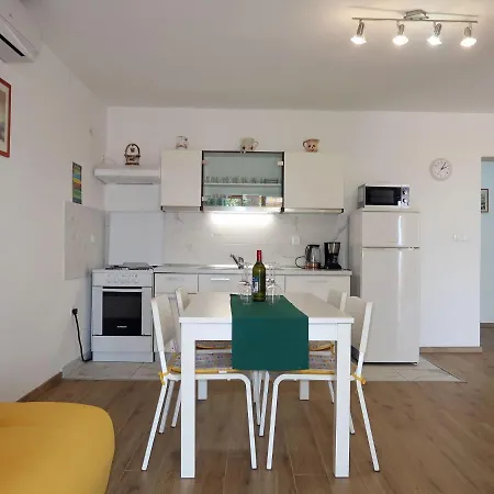 Anivija - Nji120 By Interhome Njivice