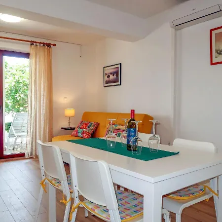Apartment Anivija - Nji120 By Interhome Njivice